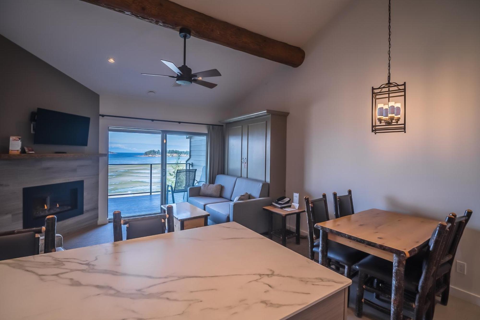 One-Bedroom Suite with Ocean View,113538602:JPEG